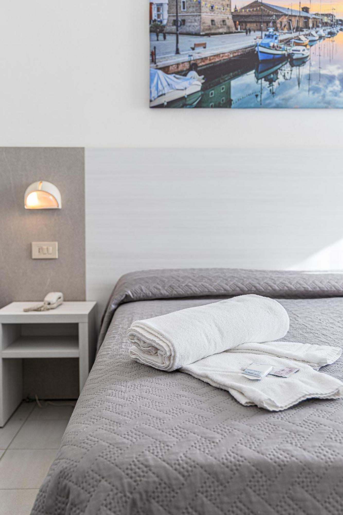 Hotel Astrid Cervia Zewnętrze zdjęcie
