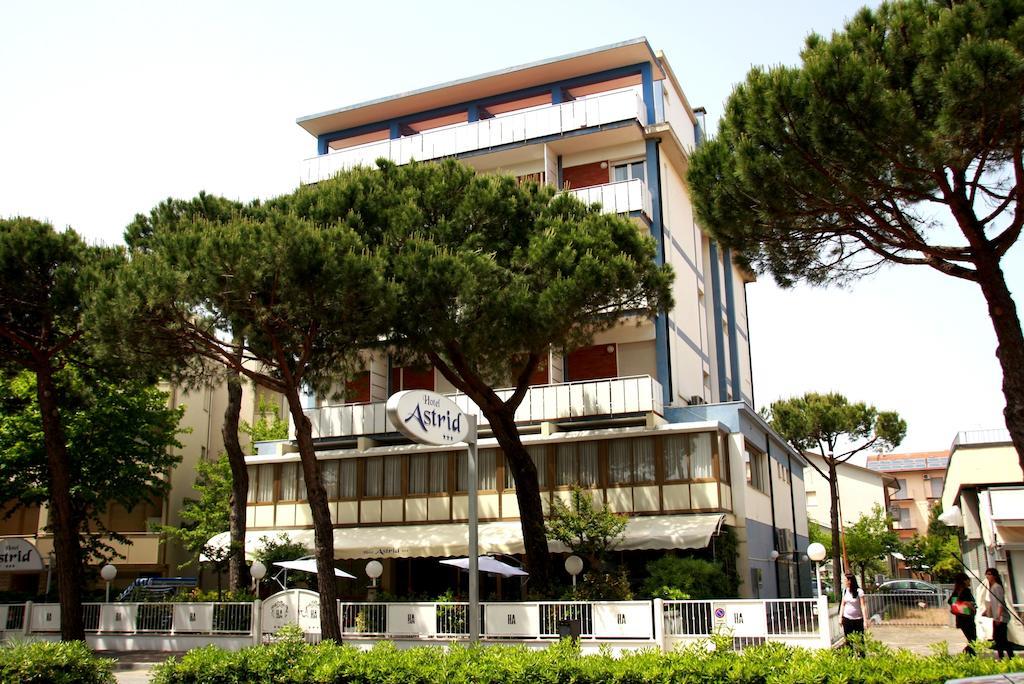 Hotel Astrid Cervia Zewnętrze zdjęcie