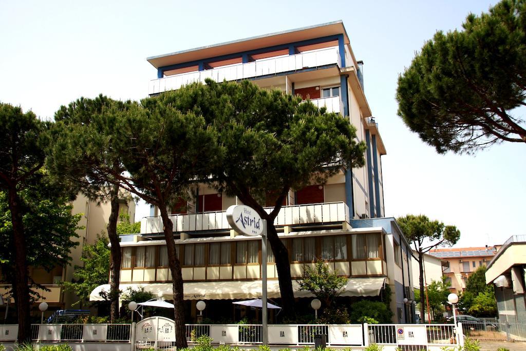 Hotel Astrid Cervia Zewnętrze zdjęcie