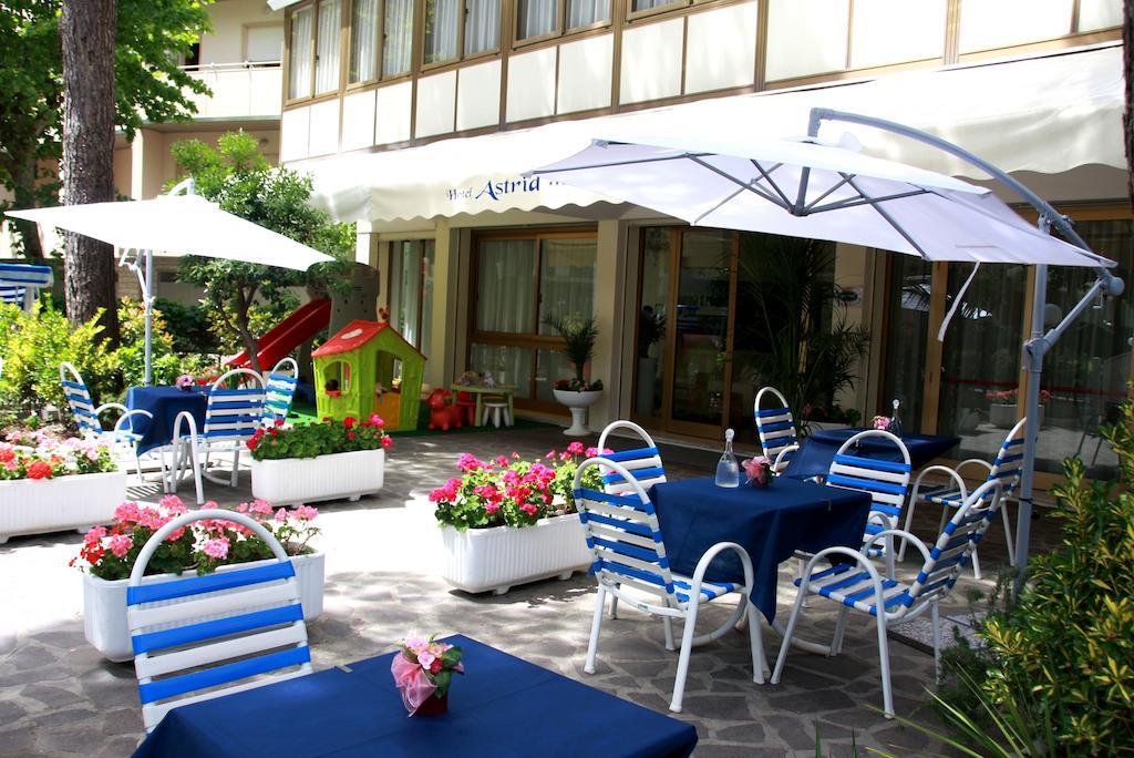 Hotel Astrid Cervia Zewnętrze zdjęcie