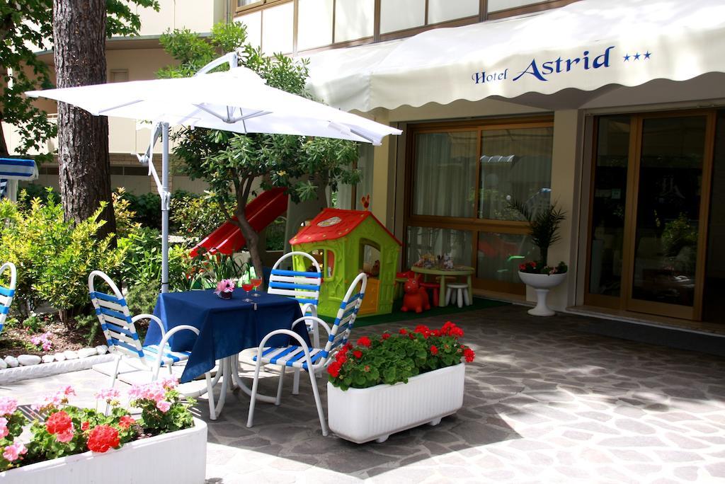 Hotel Astrid Cervia Zewnętrze zdjęcie