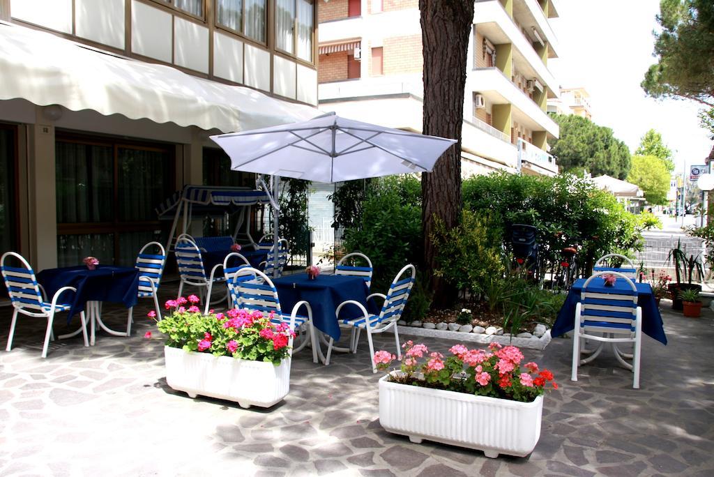 Hotel Astrid Cervia Zewnętrze zdjęcie