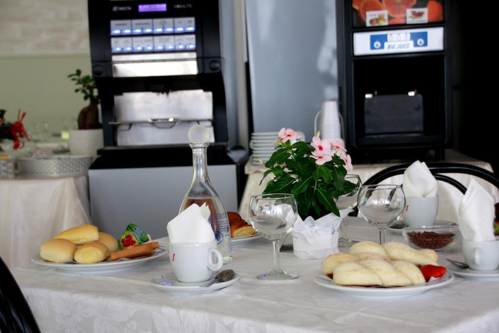 Hotel Astrid Cervia Zewnętrze zdjęcie