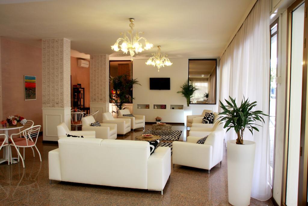 Hotel Astrid Cervia Zewnętrze zdjęcie